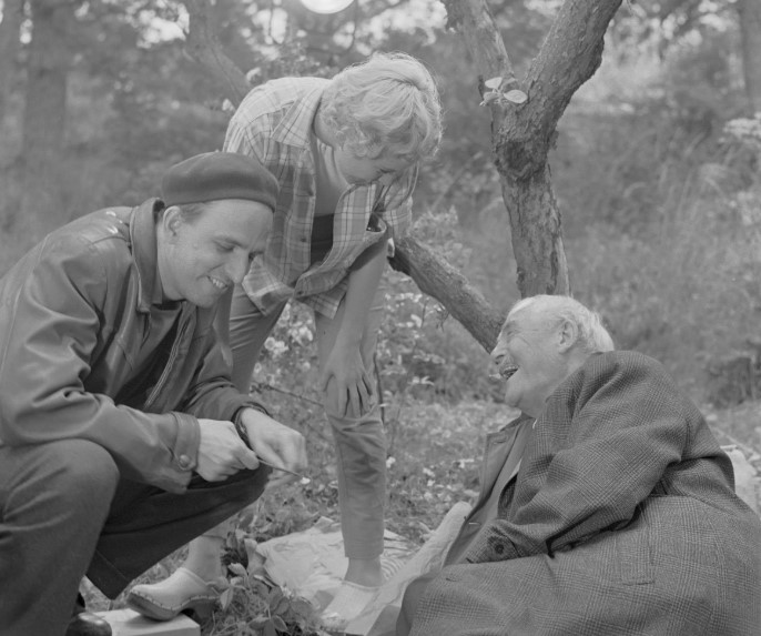 Ingmar Bergman, Bibi Andersson, and Victor Sjöström in Bergman - Ett liv i fyra akter
